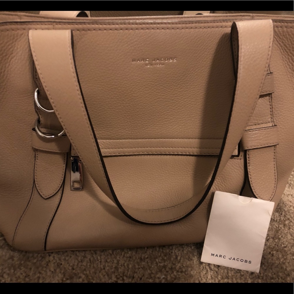 Price drop — Marc Jacobs purse